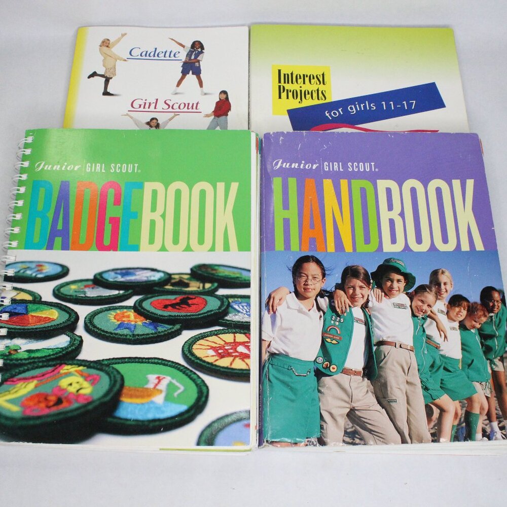 Junior Girl Scout Handbook and Badge Book 2001 Interest Projects Cadette Book